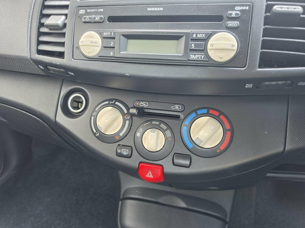 Nissan Micra Hatchback Se 2004 Gold #23