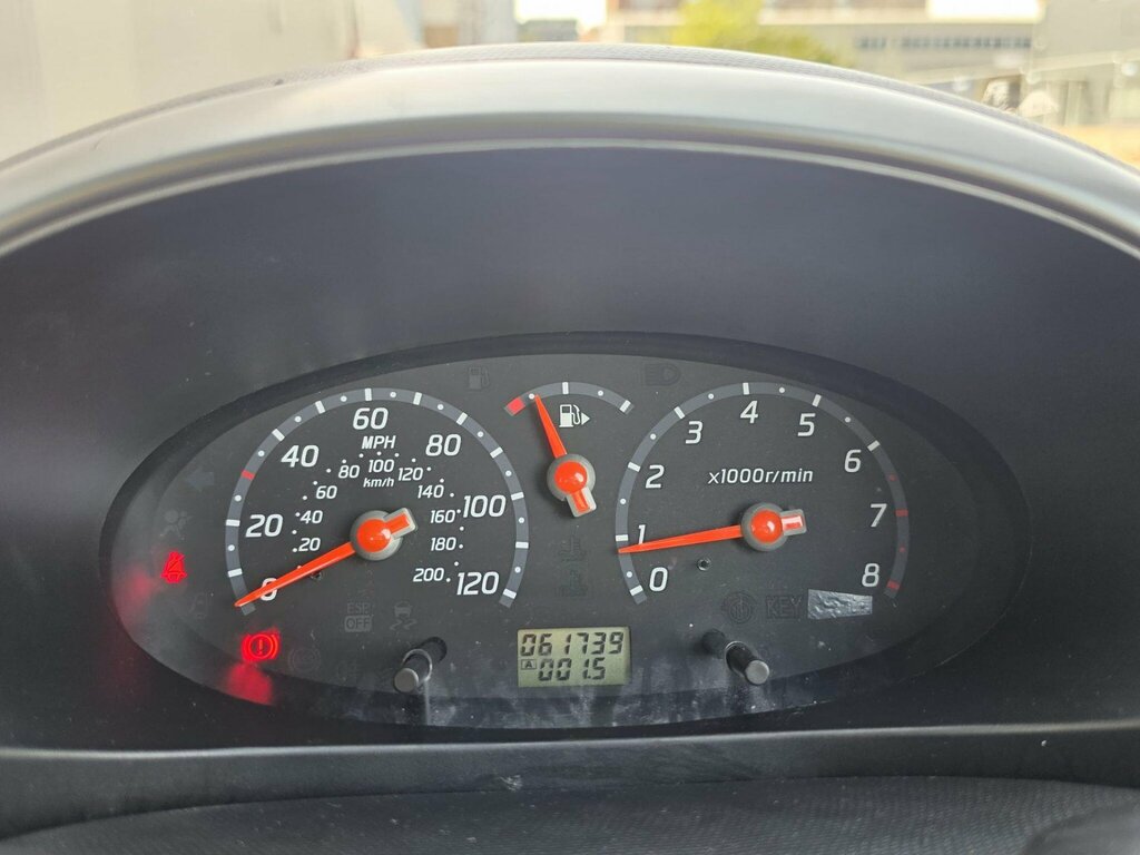 Nissan Micra Hatchback Se 2004 Gold #26