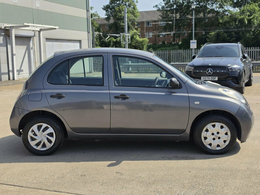 Nissan Micra Hatchback Se 2004 Gold #8