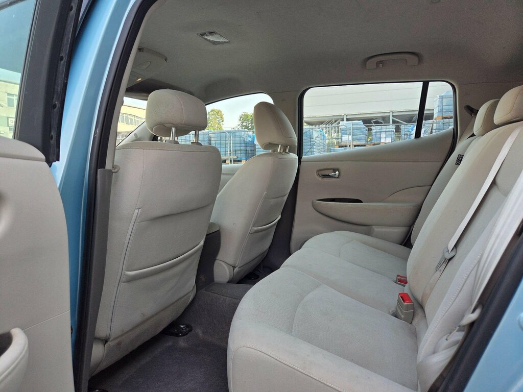 Nissan Leaf  White #25