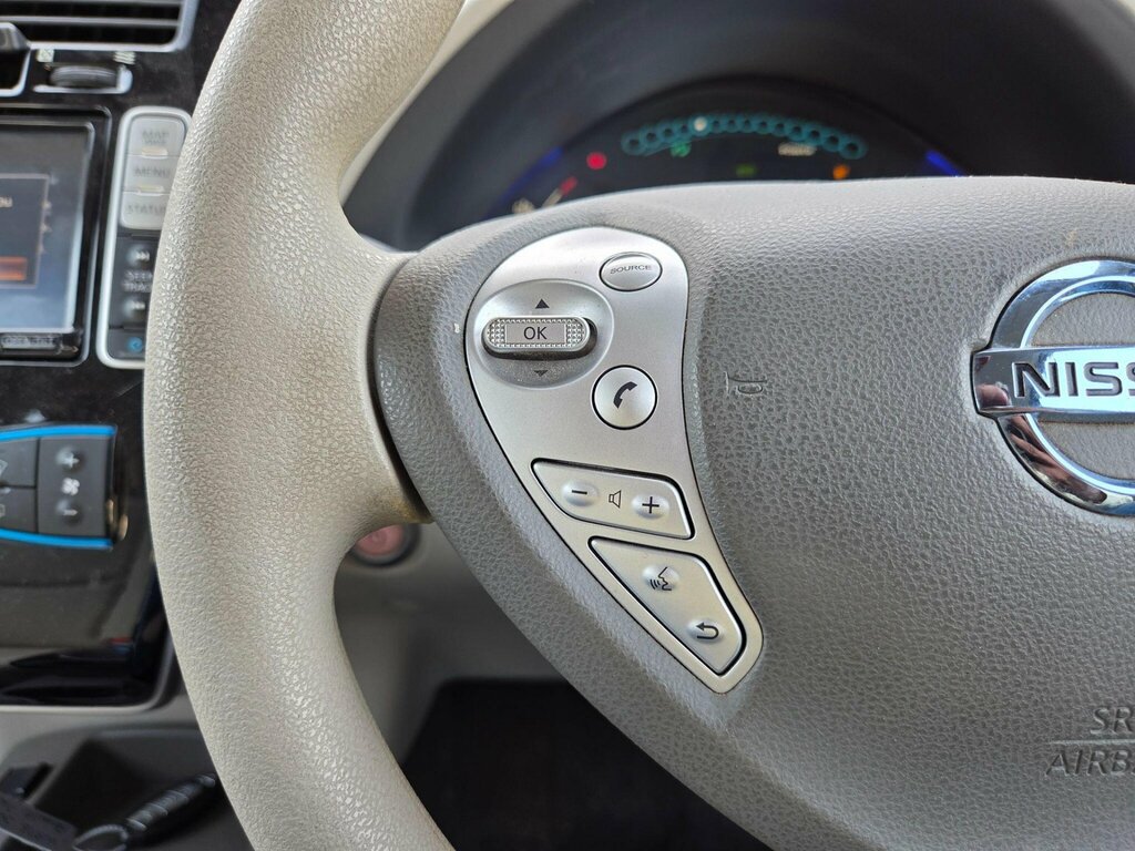 Nissan Leaf  White #35