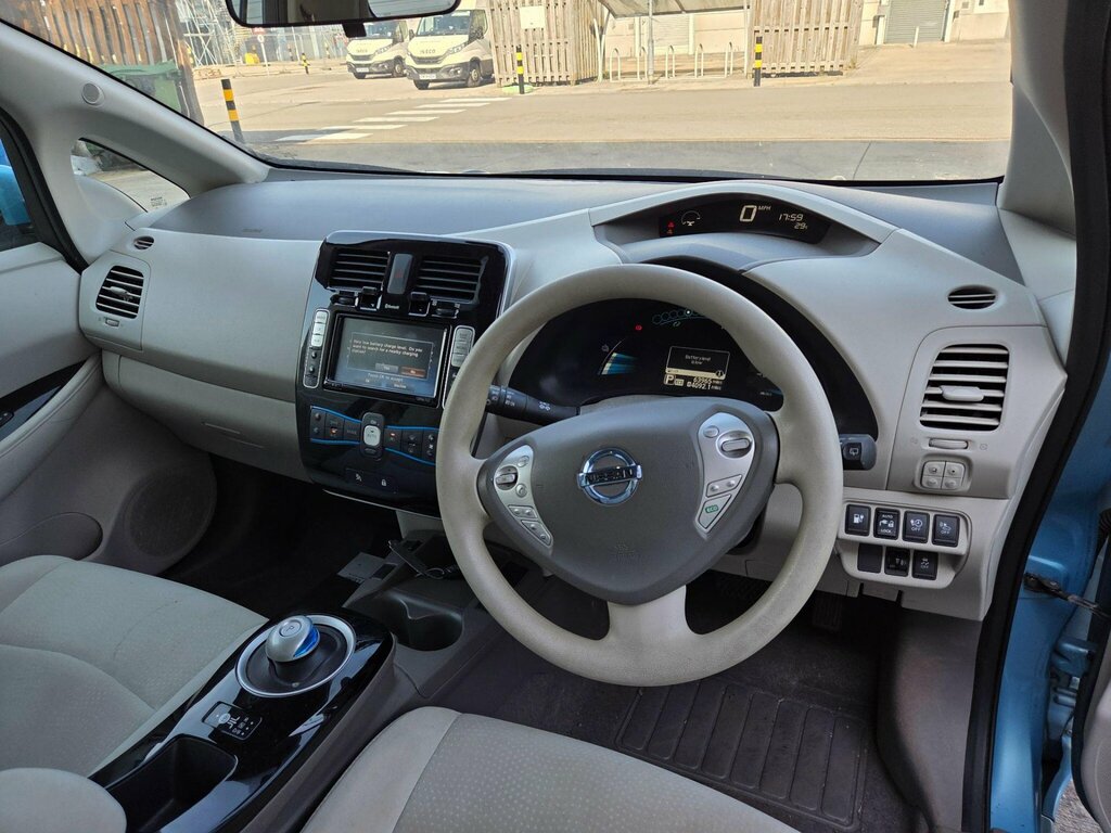 Nissan Leaf  White #17