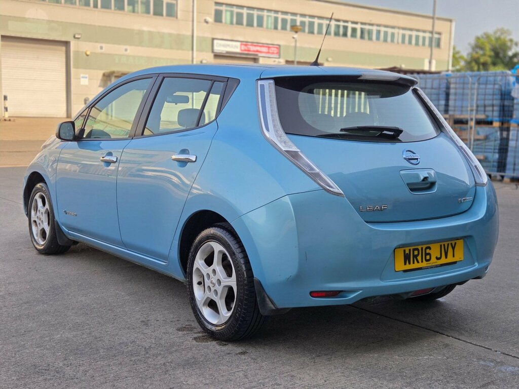 Nissan Leaf  White #14