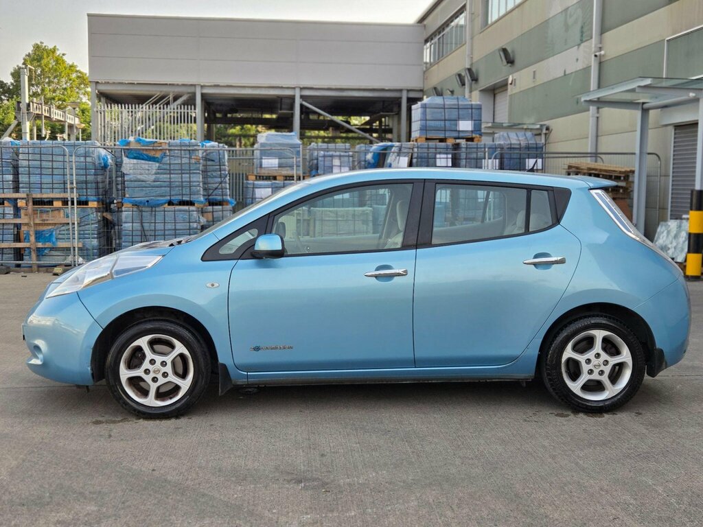 Nissan Leaf  White #15