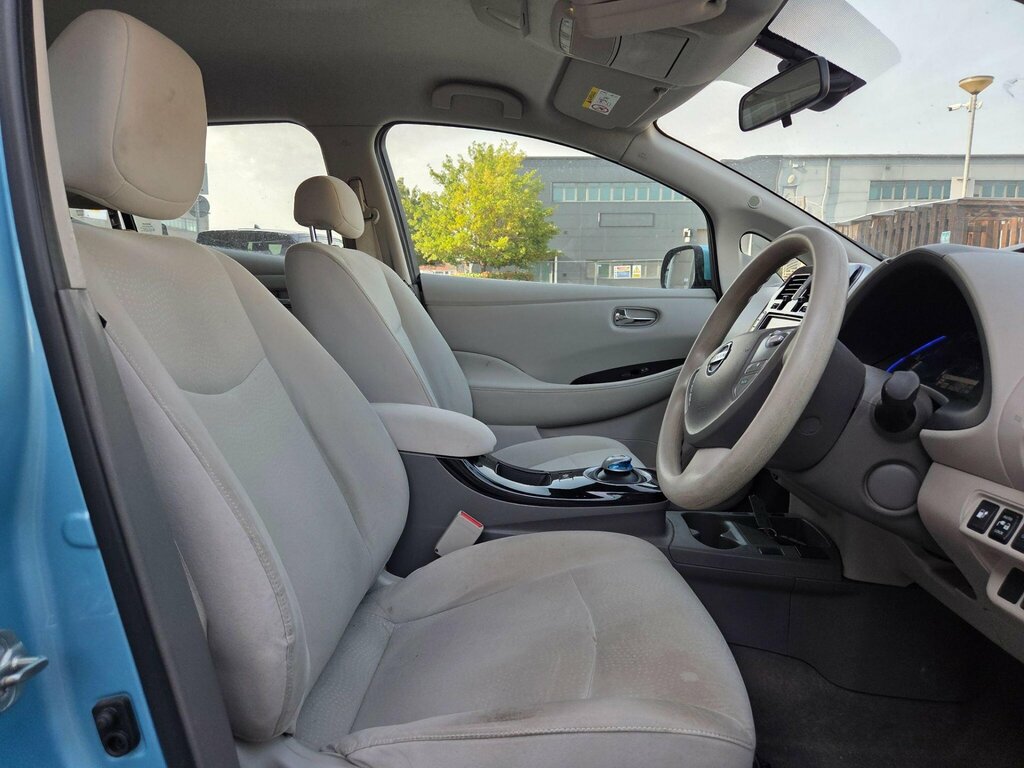 Nissan Leaf  White #16