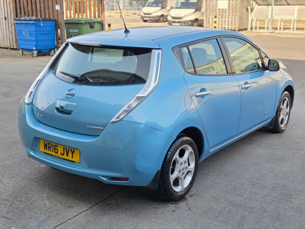 Nissan Leaf  White #12