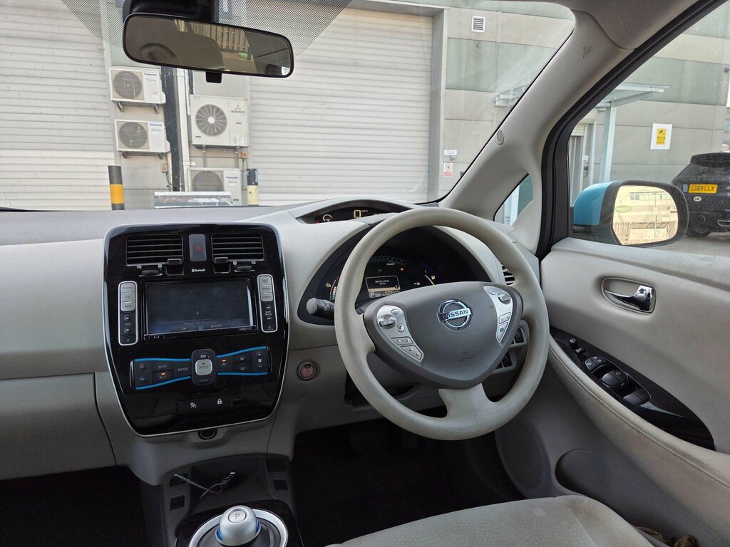 Nissan Leaf  White #19