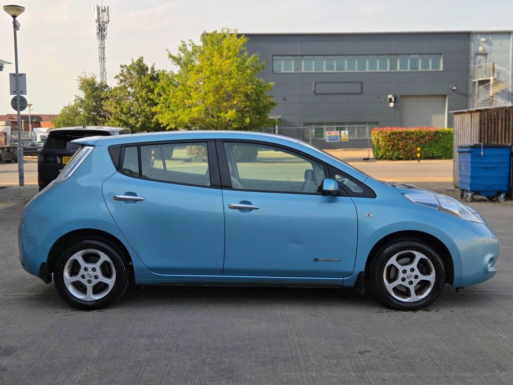 Nissan Leaf  White #10