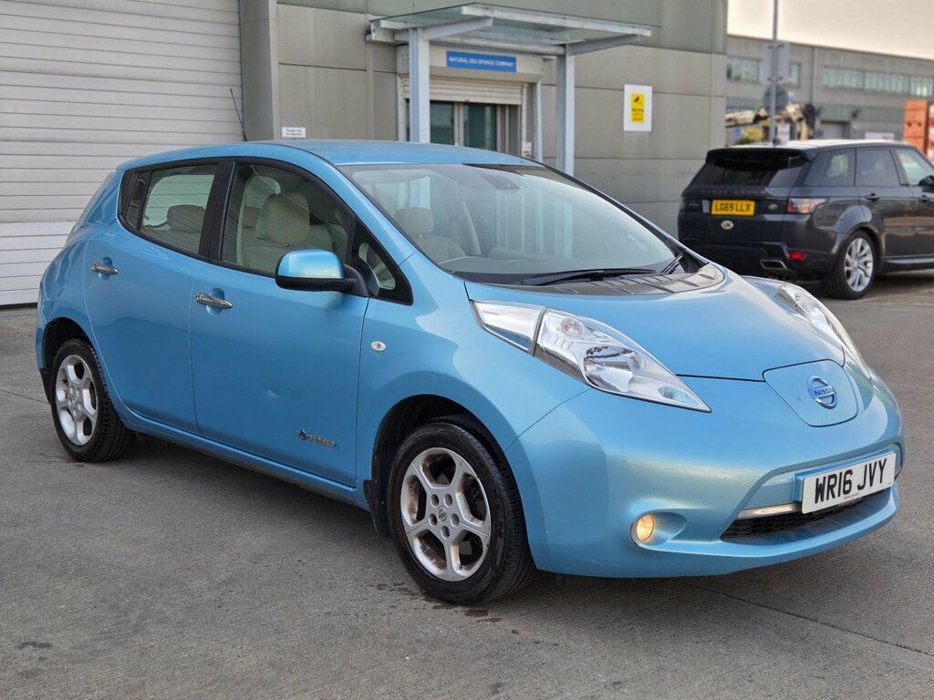 Nissan Leaf  White #47