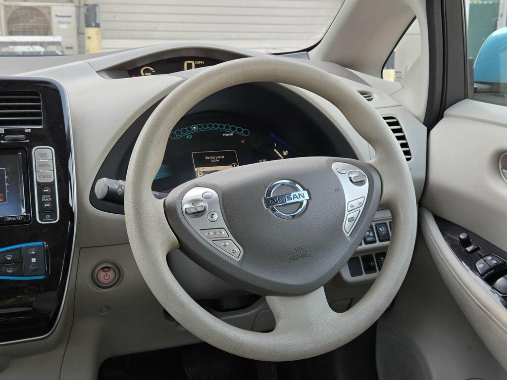 Nissan Leaf  White #21