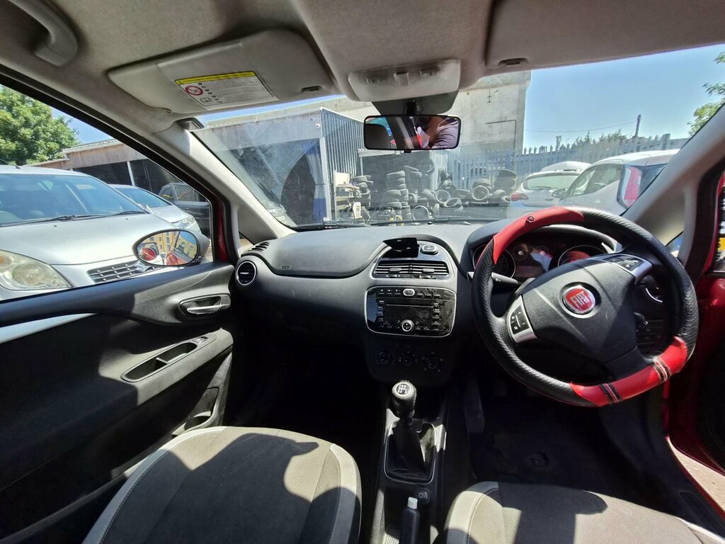 Fiat Punto Hatchback Easy 2013 White #16