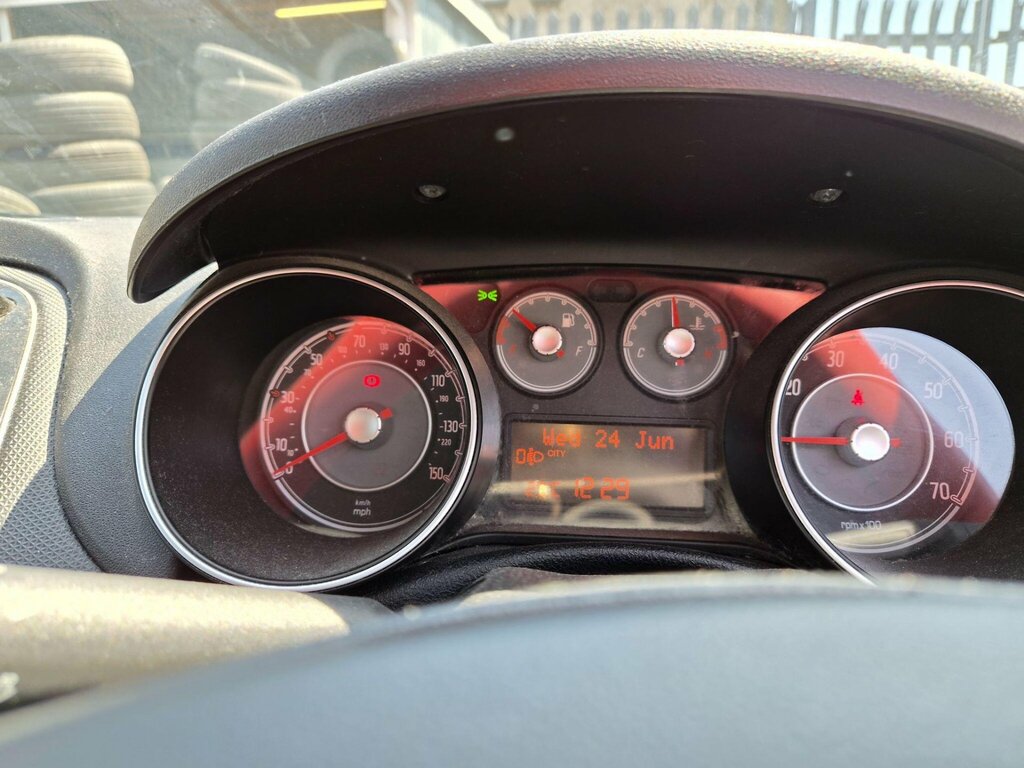 Fiat Punto Hatchback Easy 2013 White #17