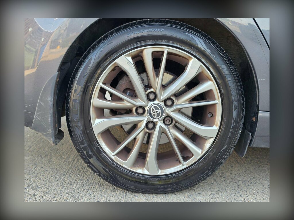 Toyota Avensis Active 1.8M Silver #41