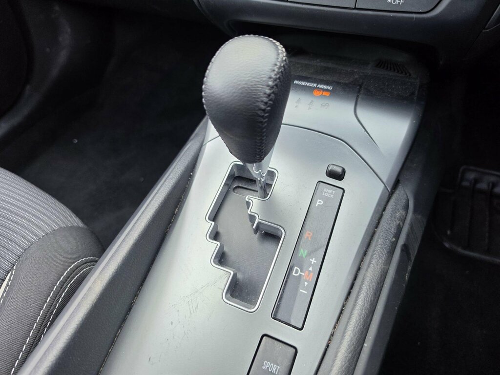 Toyota Avensis Active 1.8M Silver #30