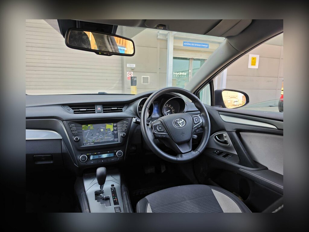 Toyota Avensis Active 1.8M Silver #18
