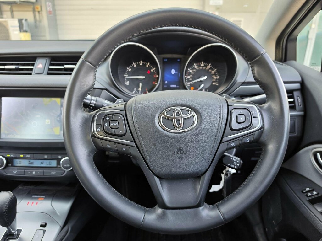 Toyota Avensis Active 1.8M Silver #32