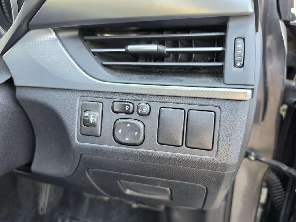 Toyota Avensis Active 1.8M Silver #37