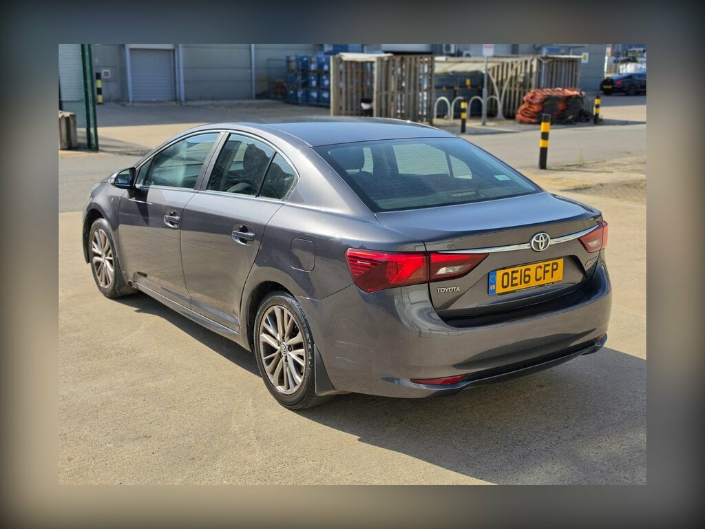 Toyota Avensis 1.8 V-matic Business Edition Cvt Euro 6 Grey #3