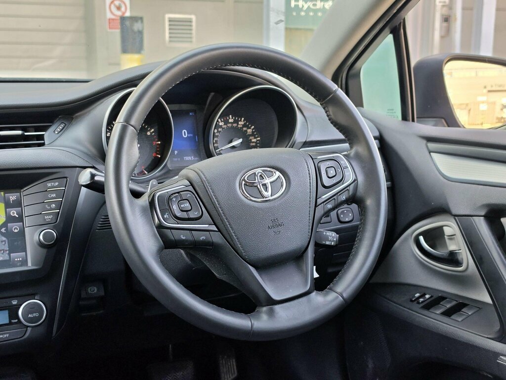 Toyota Avensis Active 1.8M Silver #19