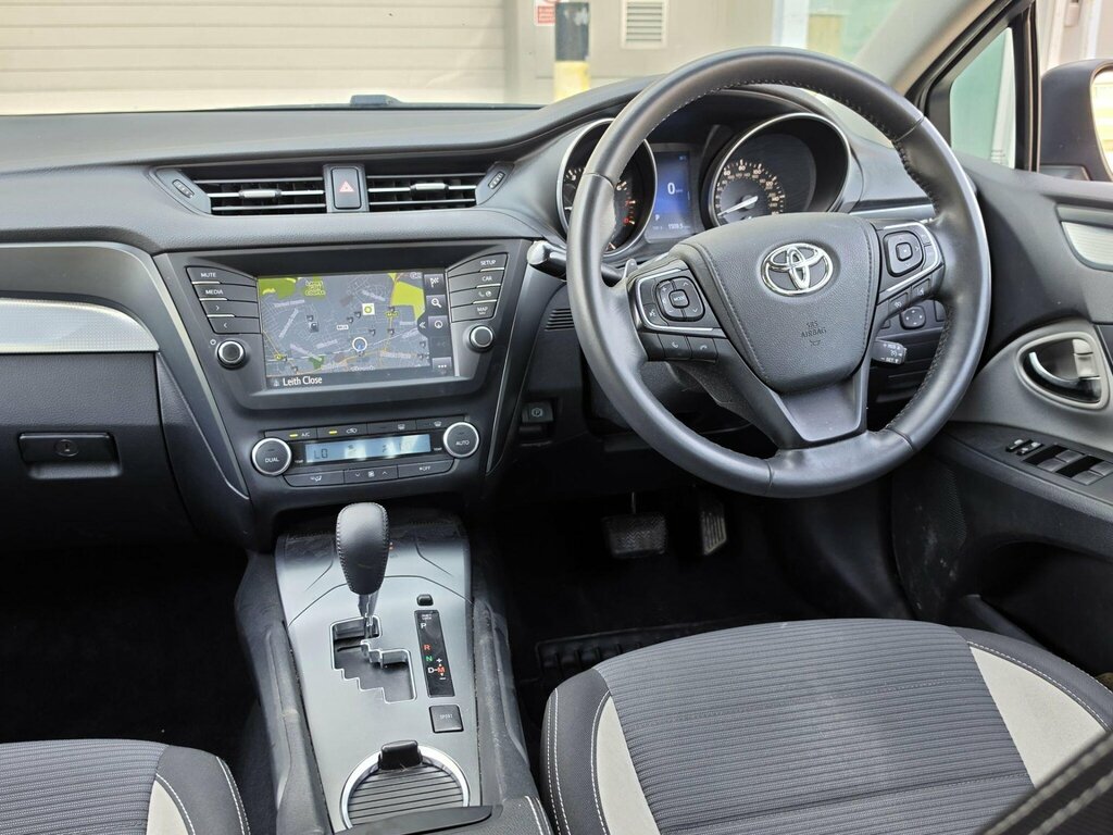 Toyota Avensis Active 1.8M Silver #20
