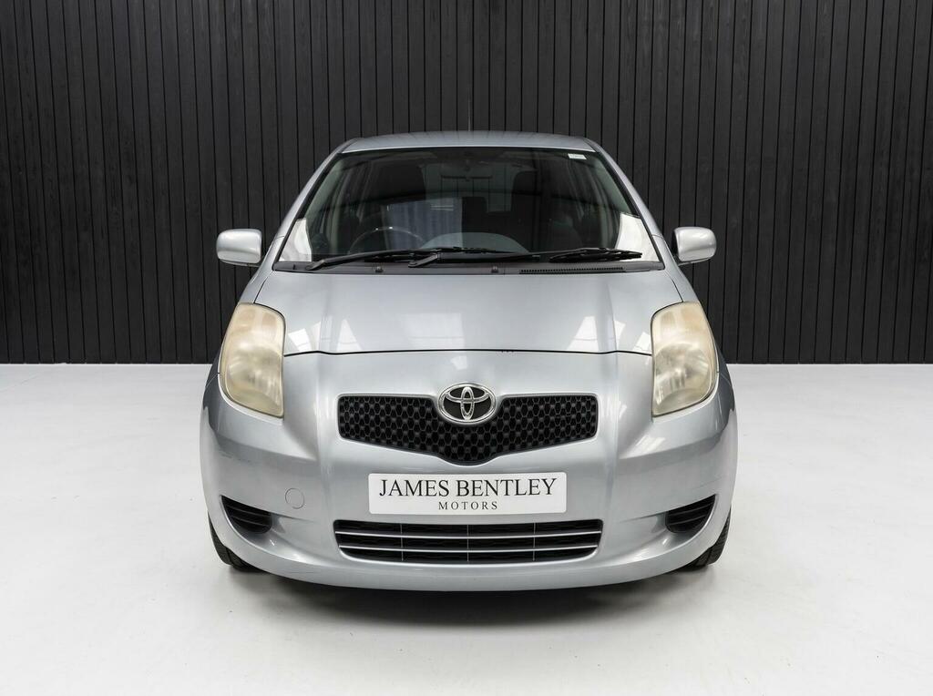 Toyota Yaris Tr Black #2