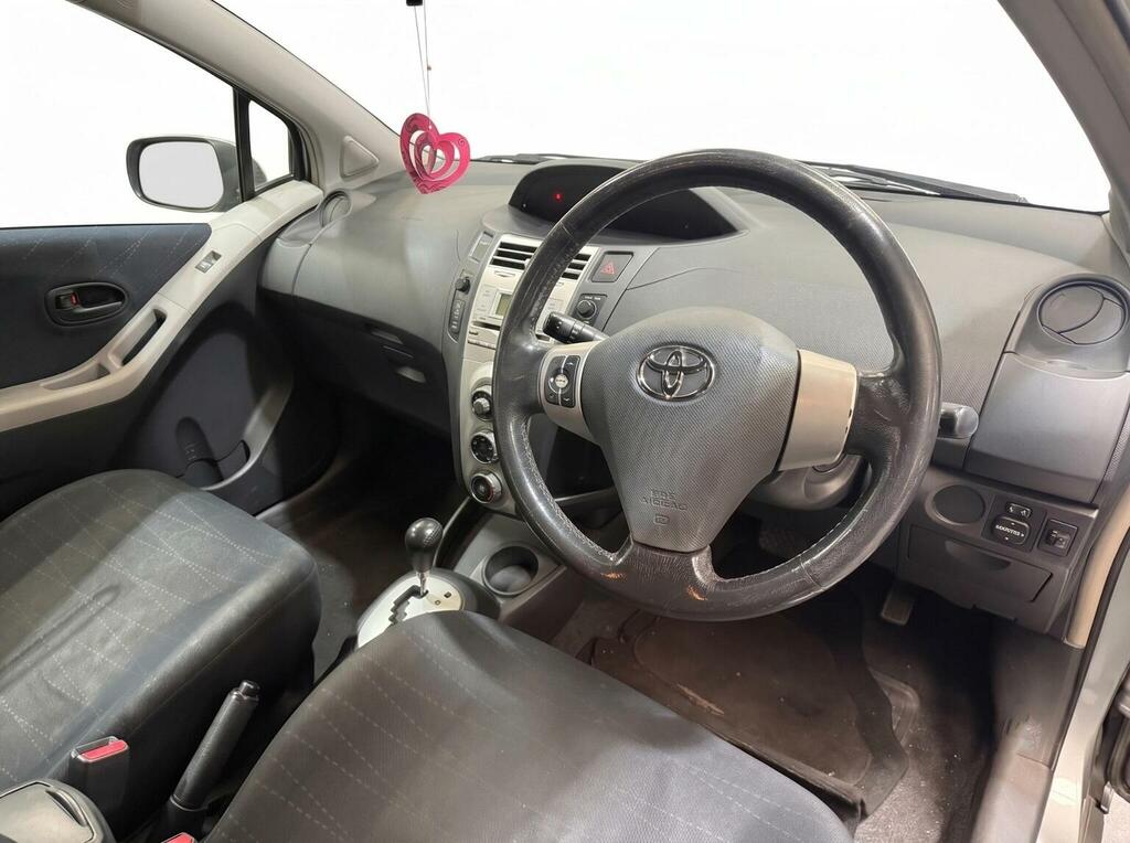 Toyota Yaris Tr Black #9