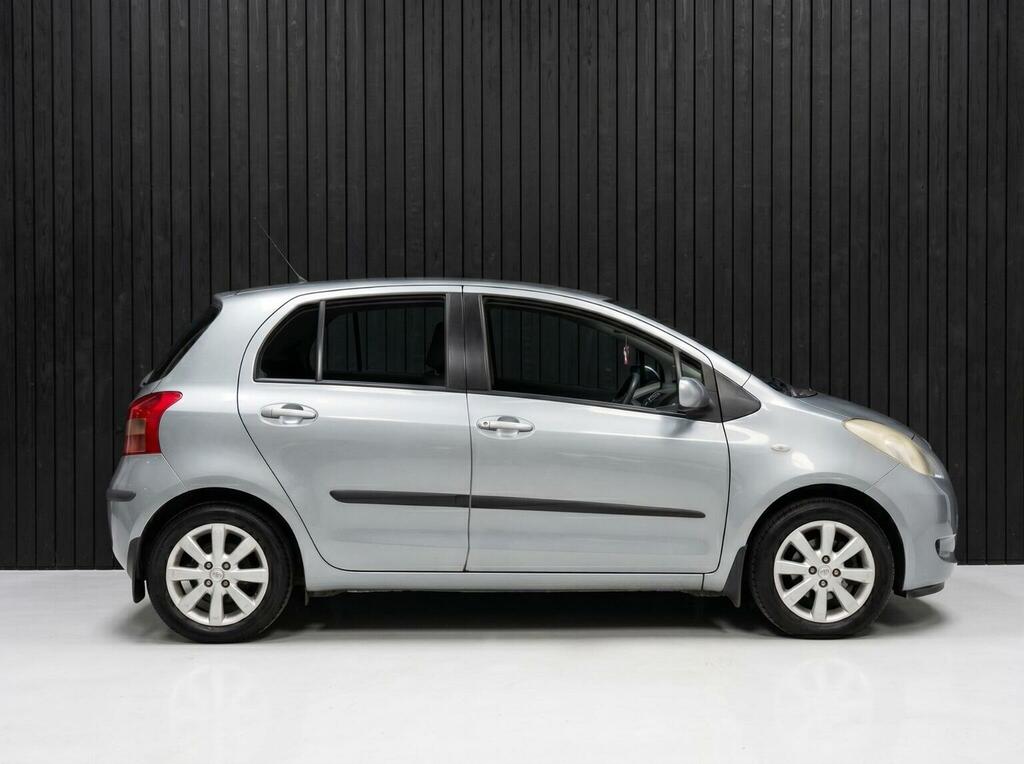 Toyota Yaris Tr Black #7