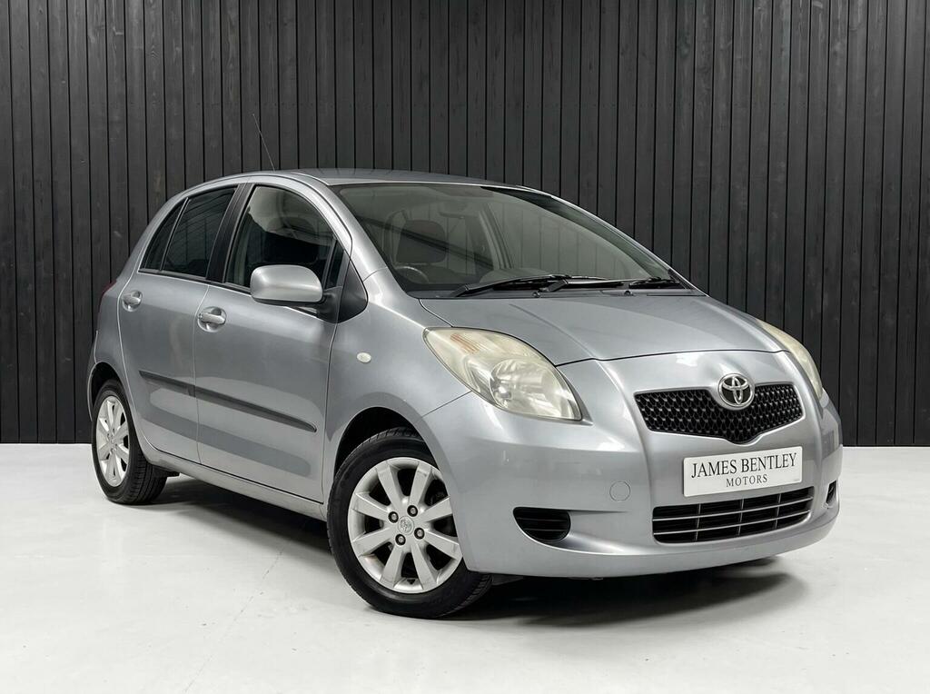 Toyota Yaris Tr Black #1