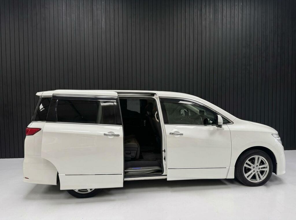 Nissan Elgrand Campervan #9