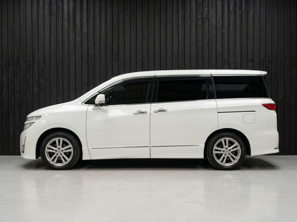 Nissan Elgrand Campervan #5
