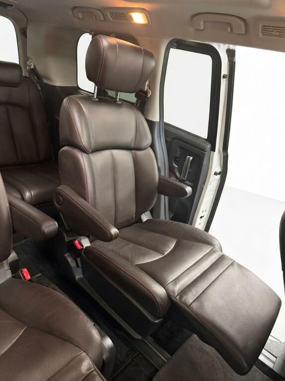 Nissan Elgrand Campervan #12