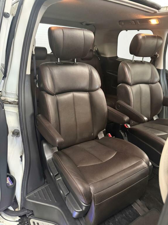 Nissan Elgrand Campervan #15