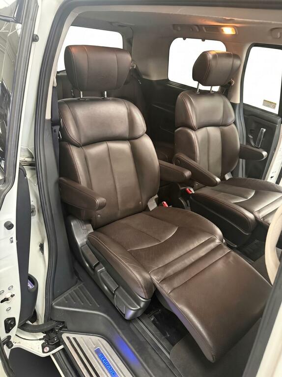Nissan Elgrand Campervan #22