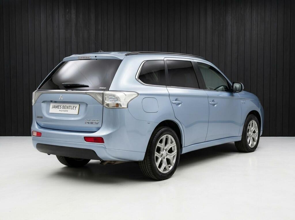 Mitsubishi Outlander Gx3 White #8