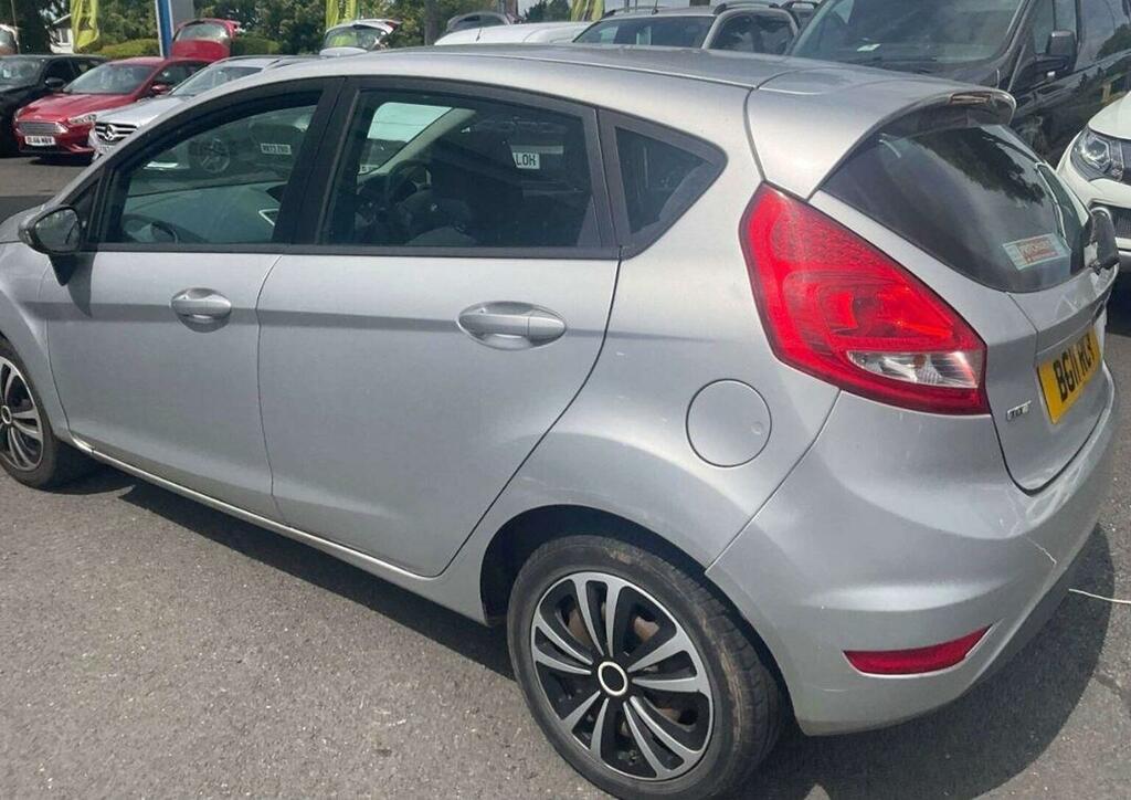 Ford Fiesta 1.4 Tdci Edge Silver #4