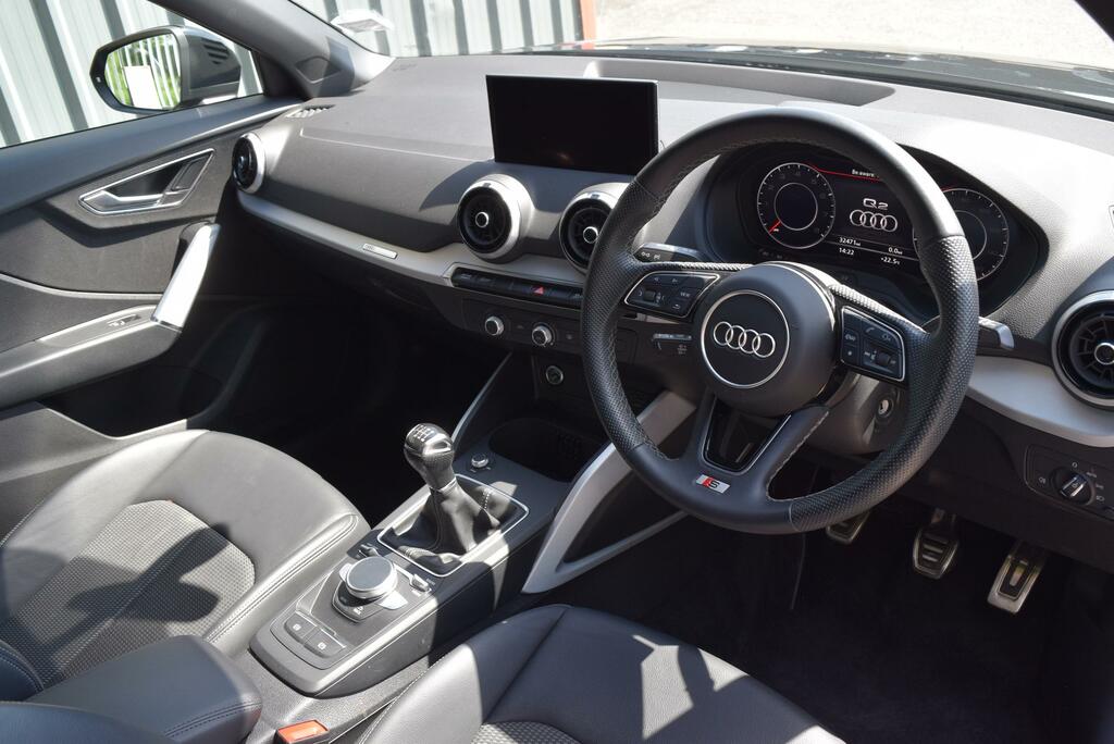 Audi Q2 30 Tfsi S Line GL73EOM Black #3