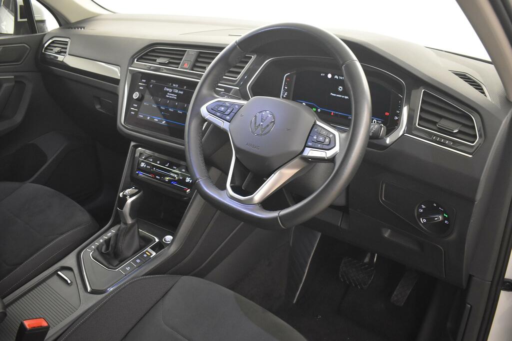 Volkswagen Tiguan 1.5 Tsi 150 Elegance Dsg YC23UYA White #3