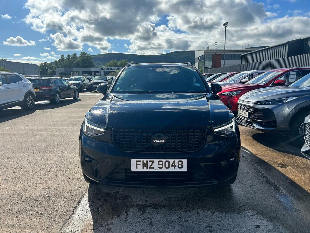 Volvo XC40 2.0 B4p Plus Black Edition FMZ9048 Black #3