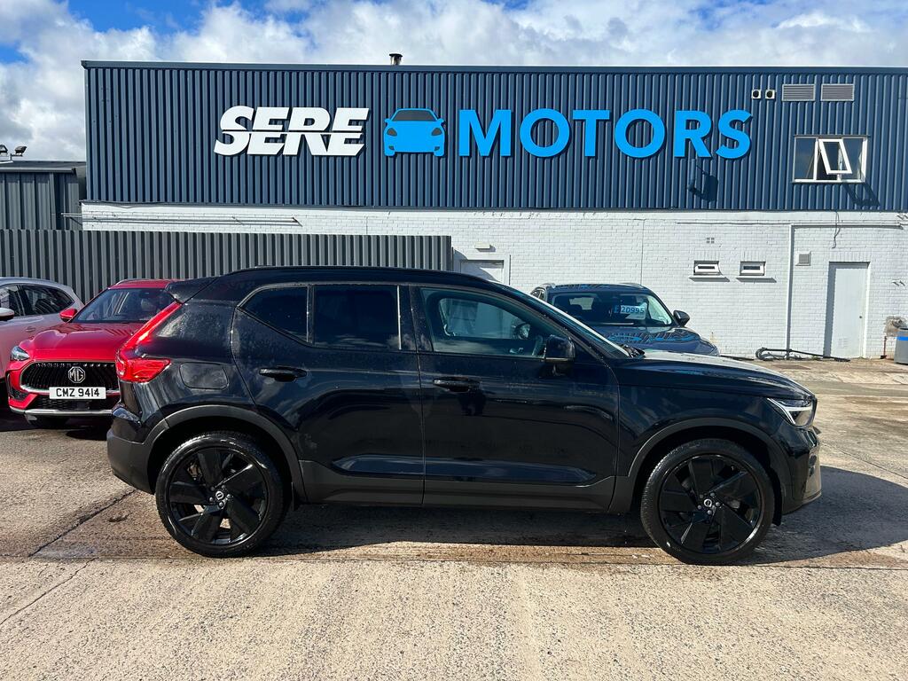 Volvo XC40 2.0 B4p Plus Black Edition FMZ9048 Black #2