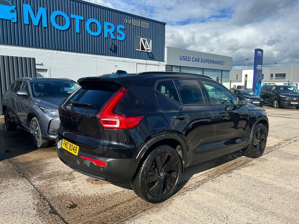 Volvo XC40 2.0 B4p Plus Black Edition FMZ9048 Black #4