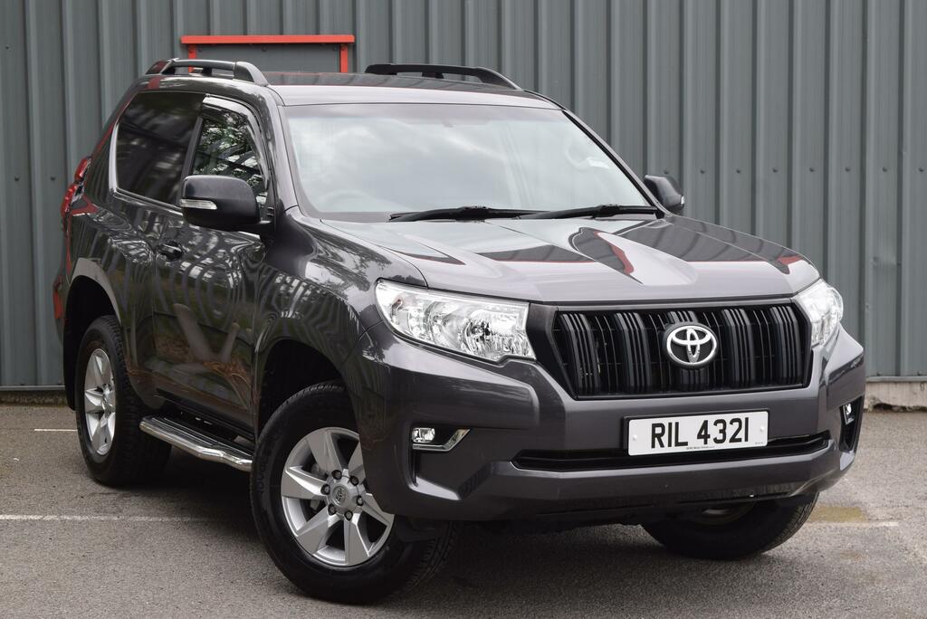 Toyota Land Cruiser Swb 2.8D 204 Utility Commercial Grey