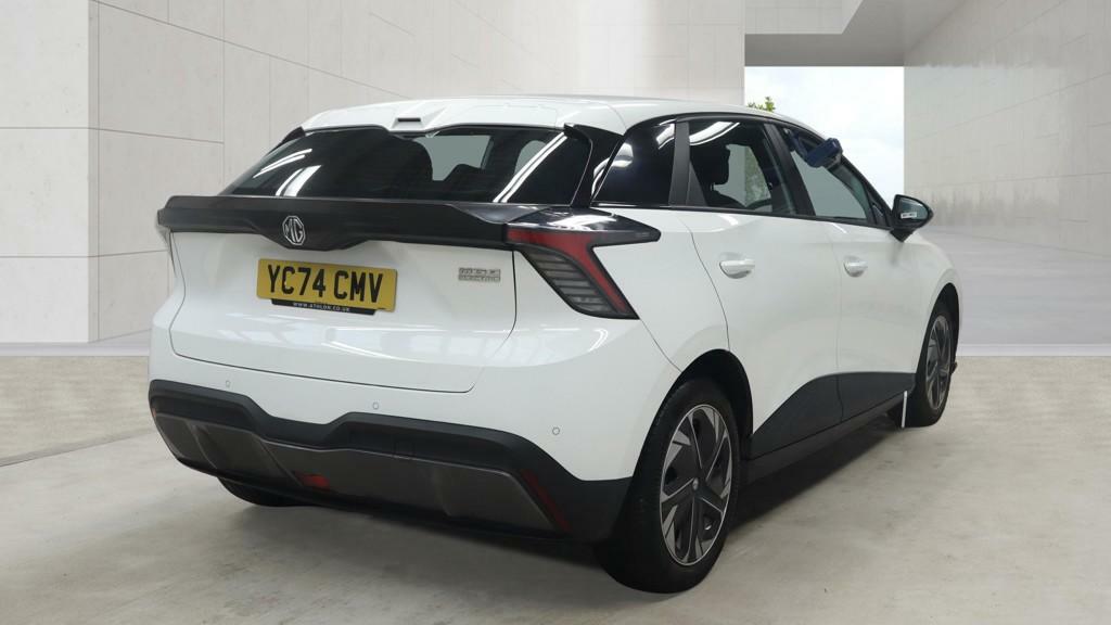 MG MG4 150Kw Se Ev Long Range 64Kwh YC74CMV White #4