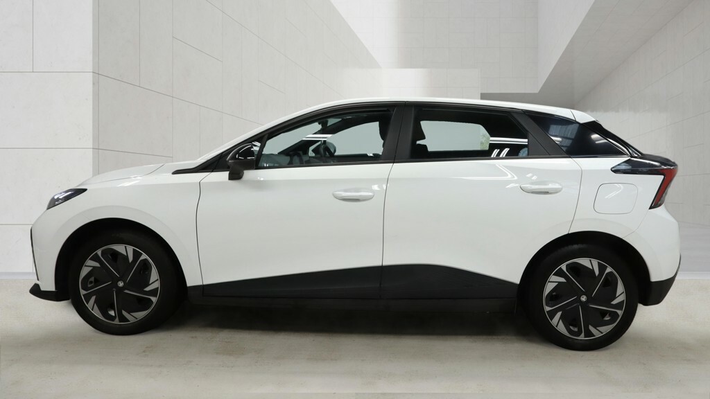 MG MG4 150Kw Se Ev Long Range 64Kwh YC74CMV White #5