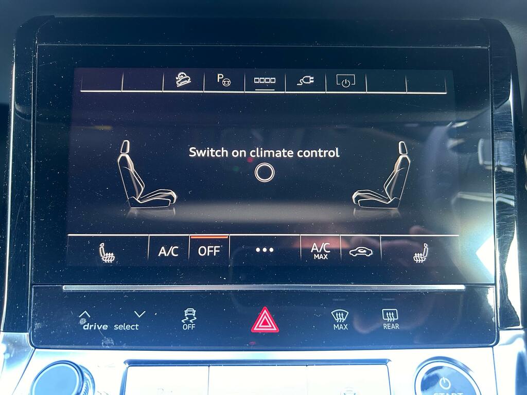 Audi Q8 e tron 250Kw 50 Quattro 95Kwh Black Edition Black #5
