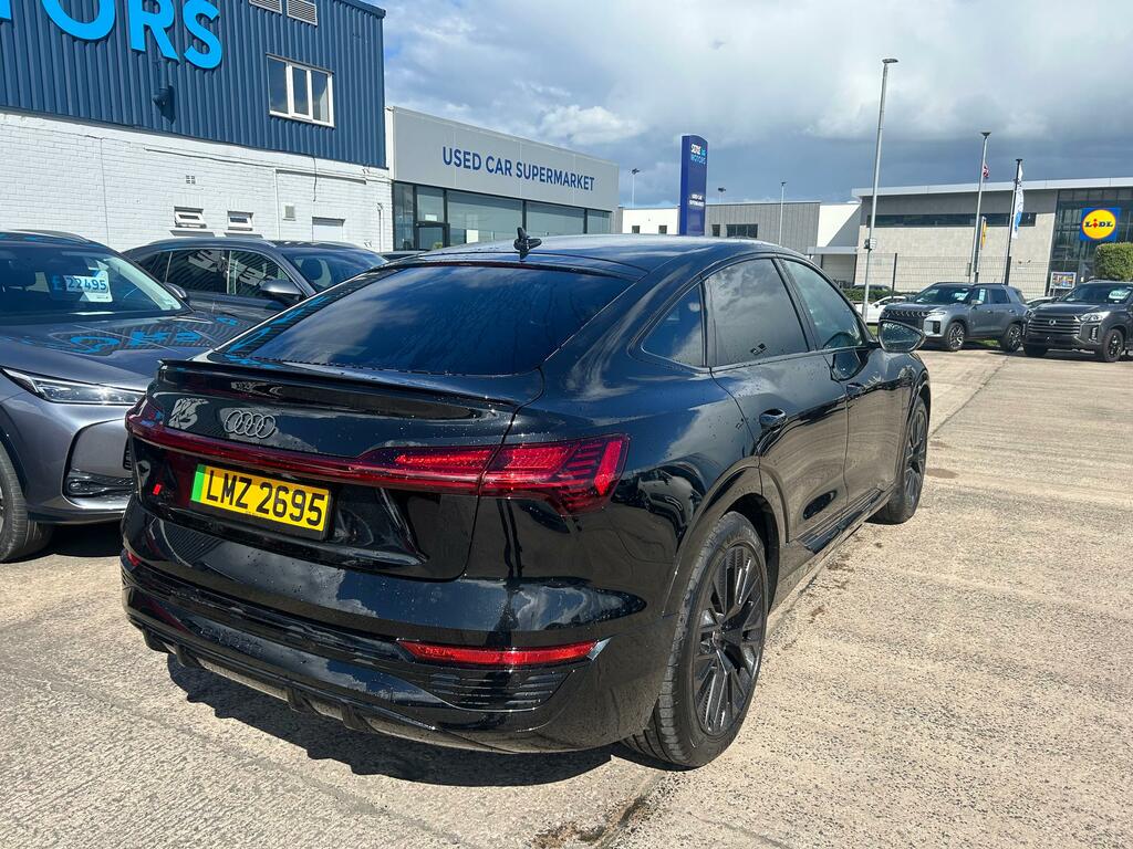 Audi Q8 e tron 250Kw 50 Quattro 95Kwh Black Edition Black #3