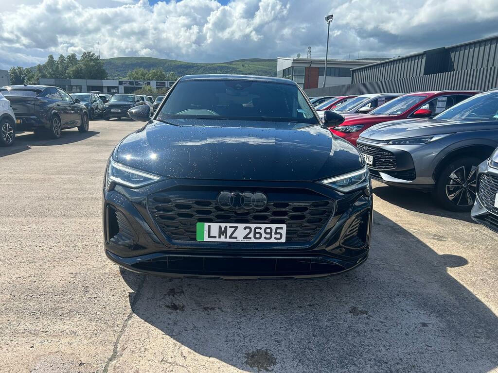 Audi Q8 e tron 250Kw 50 Quattro 95Kwh Black Edition Black #2