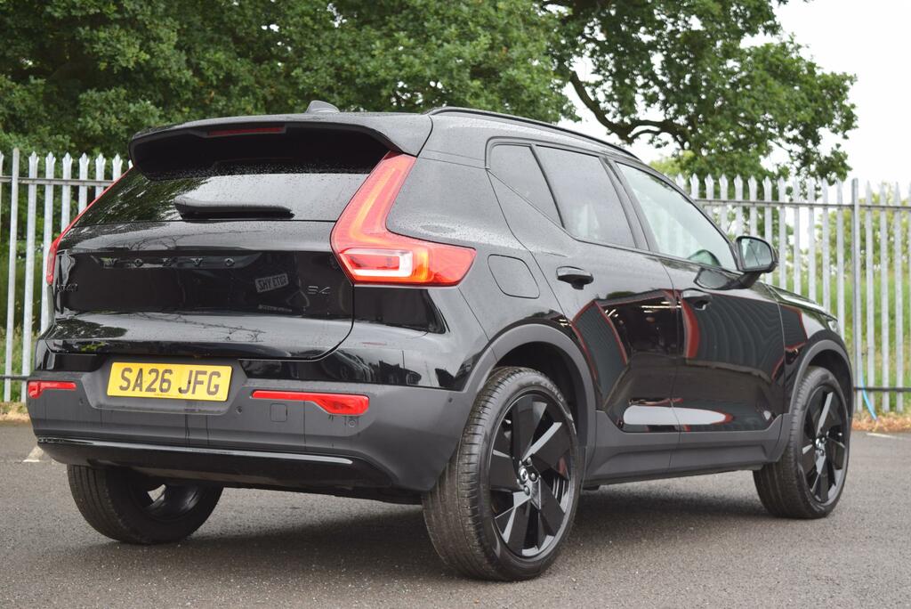 Volvo XC40 2.0 B4p Plus Pro Black Edition SA26JFG Black #4