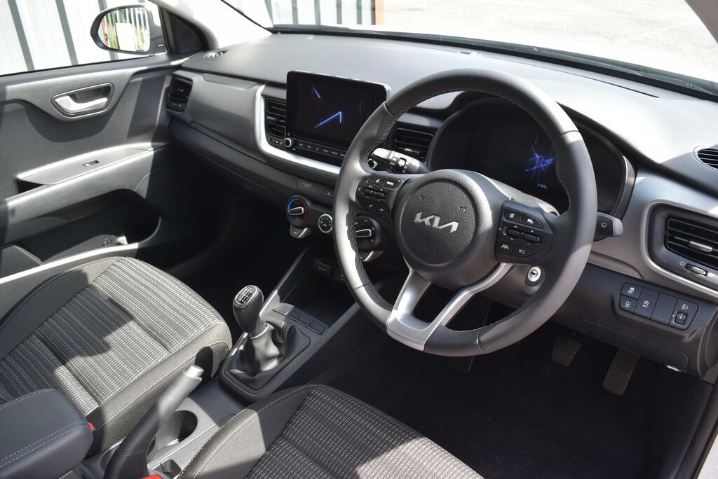 Kia Stonic 1.0T Gdi 98 2 IMZ7094 White #3