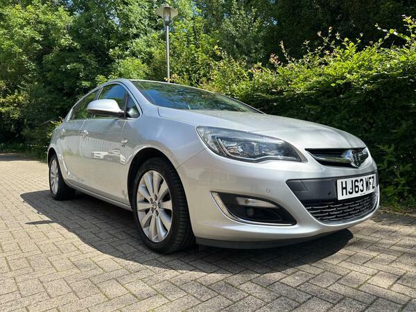 Vauxhall Astra 1.6 16V Elite Euro 5 Silver