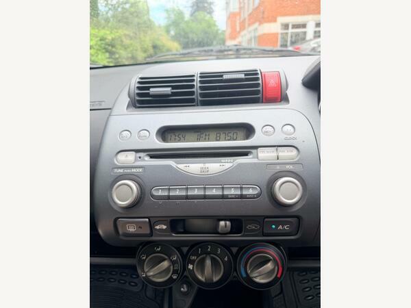 Honda Jazz Jazz Se Cvt Red #13